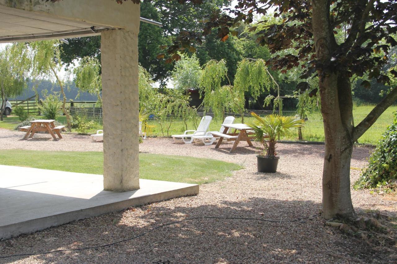 Logis Du Grand Pin Lejlighed Saint-Martin-des-Entrées Eksteriør billede