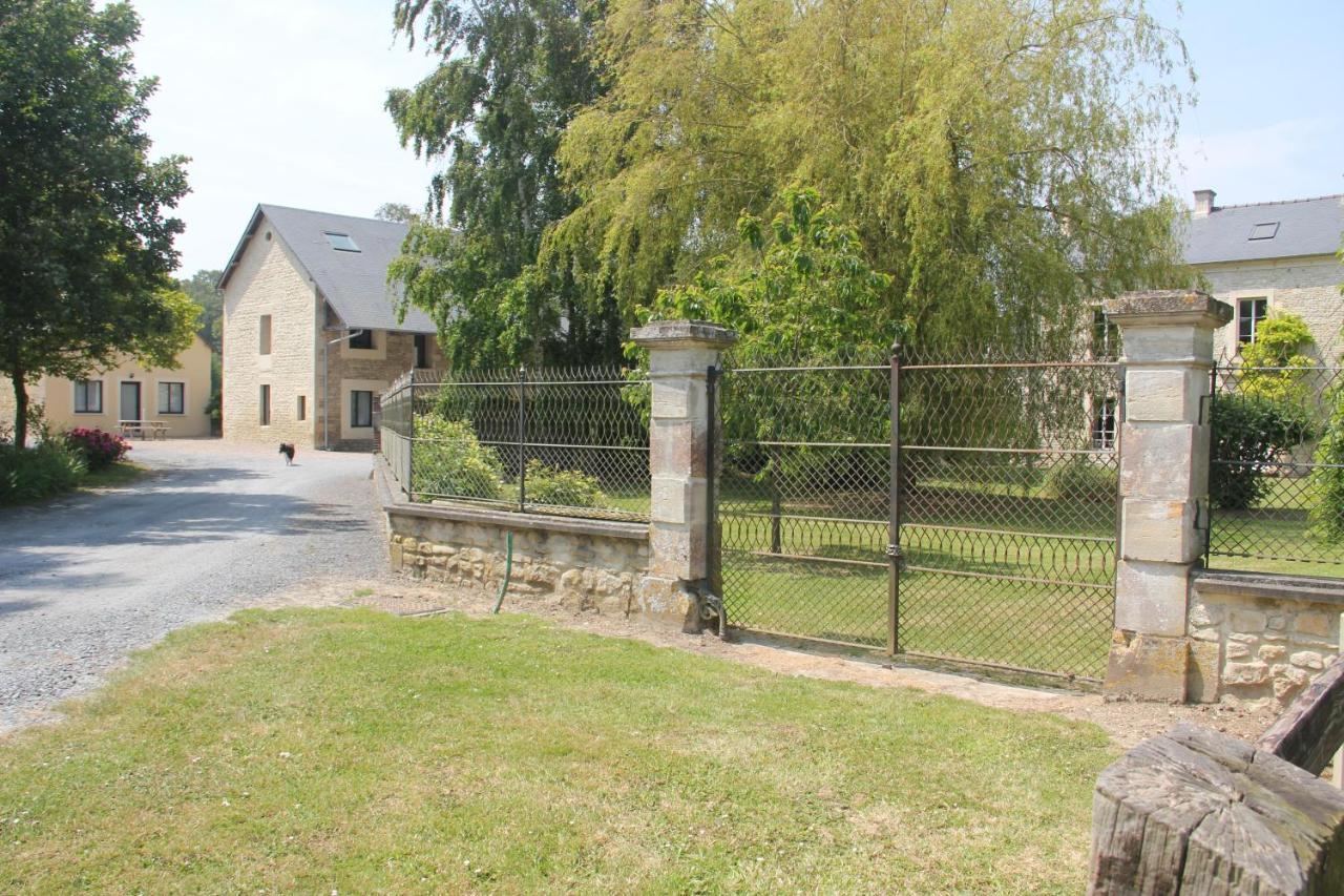 Logis Du Grand Pin Lejlighed Saint-Martin-des-Entrées Eksteriør billede