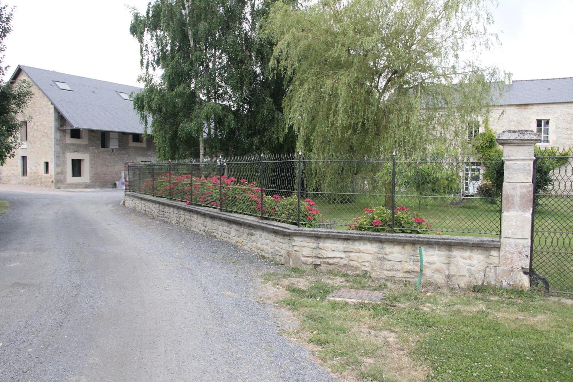 Logis Du Grand Pin Lejlighed Saint-Martin-des-Entrées Eksteriør billede